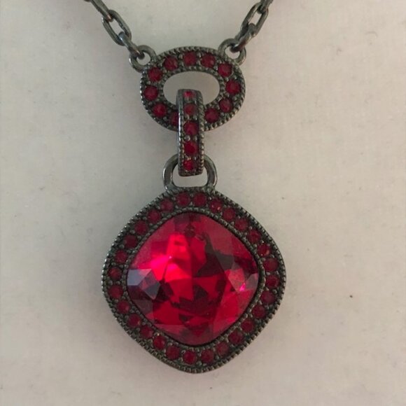 GIVENCHY Signed Ruby Red Crystal Pendant Silvertone Necklace Vintage 16" - Picture 6 of 16